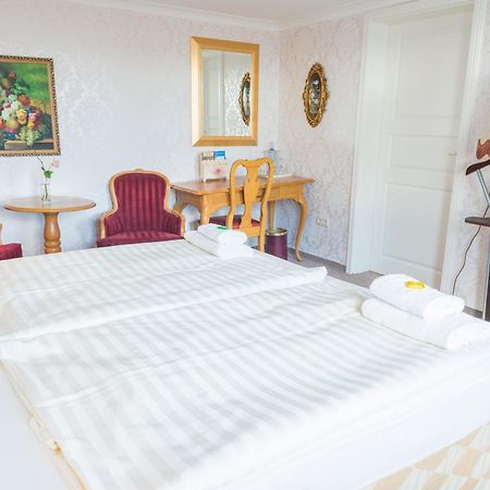 Romantisches Hotel Zur Traube Schwerin Schwerin (Mecklenburg-Vorpommern) Quarto foto