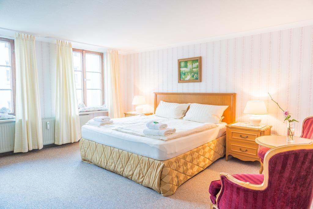 Romantisches Hotel Zur Traube Schwerin Schwerin (Mecklenburg-Vorpommern) Quarto foto